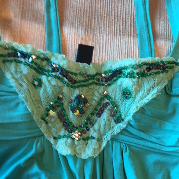 Top - Picture 2 of 3